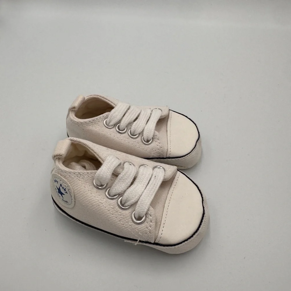 NWOT Baby Size 2 Off White Canvas Soft Sneakers Walker Shoes